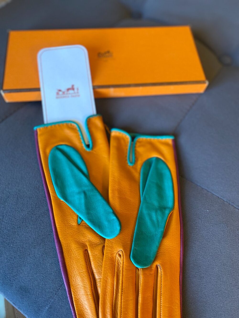 Hermès Vintage Tricolor Lambskin (Agneau) Gloves with Cashmere Lining - Picture 3 of 4